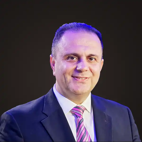 47 - Daryoush Golfar